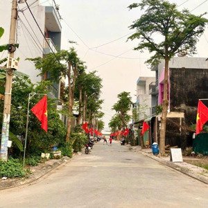 Bán Nhà 2tầng Ngay Lã Xuân Oai, Dt 56m2, Căn Góc 2 Mặt Hẻm Xe Hơi Thông 8m Long Trường, Tp Thủ đức