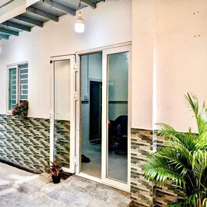 Cho Thuê Nhà Nguyên Căn Full Nội Thất, Cmt8, Q10 Giáp Q3, Gần Toà Nhà Viettel