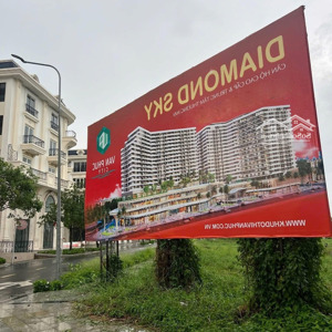 chuyển nhượng ngay căn nhà thô 7x21m,5 lầu đối diện trung tâm thương mại diamond sky vạn phúc city.