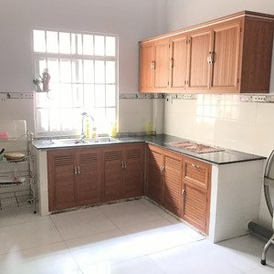 Cho Thuê Nhà Riêng Tại Lê Hồng Phong, 8,5 Tr/th, 300m2, 4pn, 2wc, Hàng Hiếm Tại Thủ Dầu Một