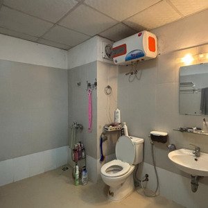 cần bán căn 3 ngủ chung cư tân tây đô.