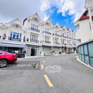 Chỉ Hơn 6 Tỷ Sở Hữu Nhà Ngay Trung Tâm 1km, Diện Tích (5.3x12.5), đường Xe Hơi Lớn. Khu Dân Trí Cao