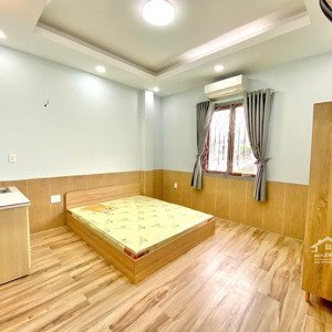 Phòng Full Nội Thất Cửa Sổ Thoáng Mát Trần Não