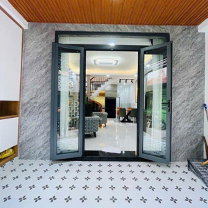 huỳnh văn bánh dt 60m2 (4.5*15m) 2 tầng nhà mới đẹp full nội thất, vào ở ngay