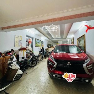 Bán Nhà Q.7 Oto 7 Chỗ Ngủ Trong Nhà