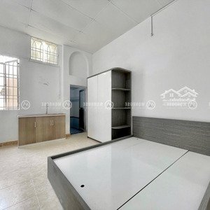 Studio Cửa Sổ Trời Thoáng - đầy đủ Nội Thất - Giá Siêu Rẻ