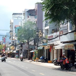 Nhà Xinh Hưng Phú, Q8, 2 Tầng, 4,3m 9m, đường 3m, Giá Nhẹ 3,tỷ. Gian }.