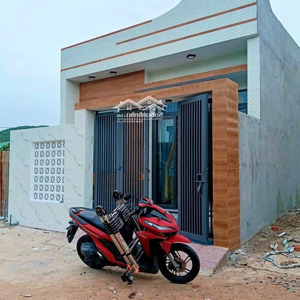 bán nhà cấp 4 mới tinh, thuộc phước hưng,long điền , brvt, nhà dt 5,6x15 full thổ cư
