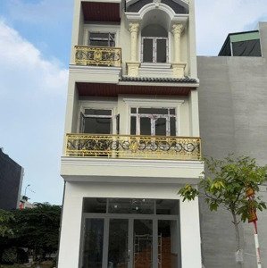 Siêu Phẩm Nhà Phố Cao Cấp Trung Tâm Tp. Dĩ An Chỉ 8,2 Tỷ Nhà Mới Hoàn Công, Pháp Lý Chuẩn