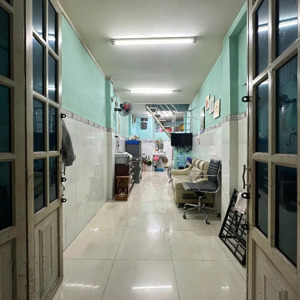 bán nhà nhỏ giá rẻ trung tâm q10