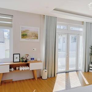 BÁN NHÀ ĐẸP MẶT CHÍNH HOÀNG DIỆU KINH DOANH CHỈ 8,5 TỶ Ạ
