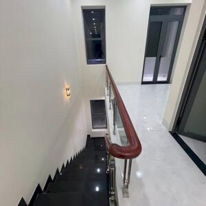 (Nhà Lầu 2 tầng Tp. Tây Ninh) Mua nhà trả góp. 650 triệu/công chứng, vào ở ngay luôn