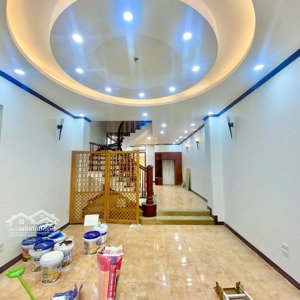 Cho Thuê Nhà Nguyễn Khánh Toàn, Dt 75m, 4 Tầng, Mt 5m, Nhà đẹp, ô Tô, 38tr/tháng