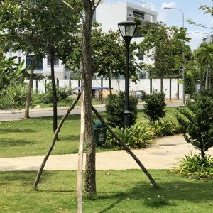 cần bán nhà kdc 6b intresco. nhà mới, vị trí đẹp, đường lớn, sổ hồng giá chỉ 11,8 tỷ, lh 
