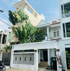 Cho Thuê Villa Có Gara Xe Hơi - Quận 3