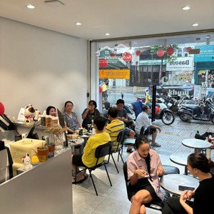 Quán Cafe Mặt Tiền ở Hcm đường Nguyễn Thị Minh Khai Gần Quận 1 - Quận 3