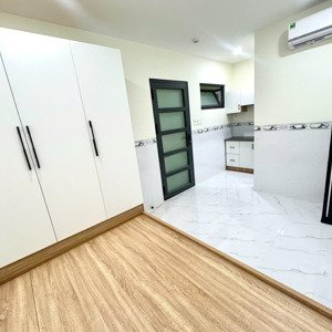 căn studio luxury ban công full nt thang máy gym spa ngay hàng xanh thị nghè bình lợi 