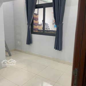 Cho Thuê Nhà Trọ Nội Thất Cơ Bản, Bãi Xe Rộng. Mặt Tiền đường Lớn