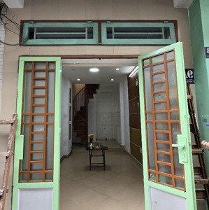 Cho Thuê Nr 2pn, 3wc, 20m2, Giá Siêu Hời Tại Lương Hữu Khánh, Q1, Hcm