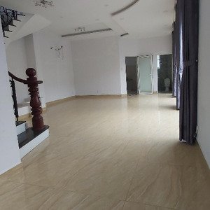 Cho Thuê Nhà Biệt Thự. 3 Tầng, 5 Phòng Ngủ. Dt Sử Dụng 360 M2