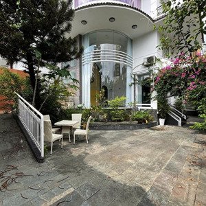 Cho Thuê Villa Có Sân Vườn, Hầm, Thang Máy. đường Nguyễn Văn Hưởng - Thảo điền Quận 2. Ngang 20x20m
