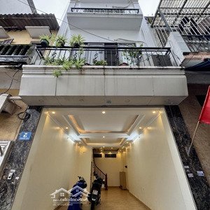 Dt 40m 4tâng 5p Nngủ Chính Chủ Cho Cho Thuê Cần Cho Hộ Gia đình Thuê Có Cha Hà Nhiệm Nhà Còn