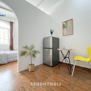 Cho Thuê Phòng Full Nội Thất Tiện Nghi - Tách Bếp Hiện đại Giá Mềm Cách Sân Bay 5p