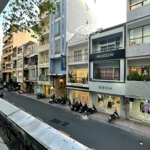 Thuê Nhà Mặt Tiền 4m X 22m Gần Metro Bến Thành Q1