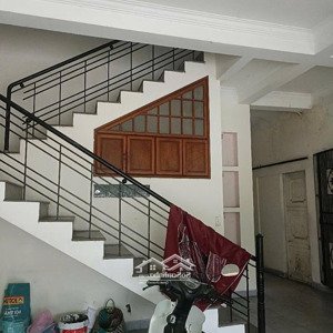 Bán Nhà 2 Tầng Kẹp Cống, 6 Phòng Cho Thuê Doanh Thu 12 Triệu/tháng