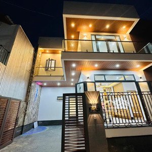Bán Gấp! Nhà 2 Tầng Kiệt Lê Ngô Cát - Ngang 11.5m - Giá Chỉ 2 Tỷ 950 Triệu!