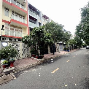 5m x 23m, mặt tiền- 5 tầng có thang máy - nhà đẹp tuyệt vời 5pn - bình phú - f10 , q6 giá chỉ 20 tỷ