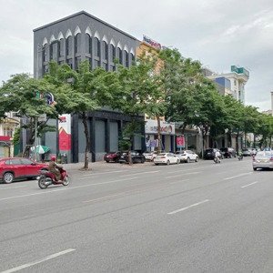 Cho Thuê Tòa Nhà 2 Mặt Tiền, 3 Mặt Thoáng đường Võ Chí Công - Dtsd Hơn 1000m2