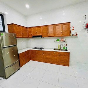 Cho Thuê Phòng Khu Dân Cư đại Phúc: Tầng Trệt 35m2, Nội Thất đầy đủ, Không Chung Chủ. 5,2 Triệu