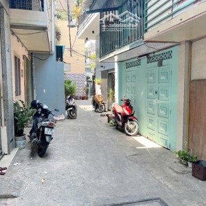 bán nhà 1 sẹc hẻm xe hơi, hồ thị kỷ, quận 10, 3 tầng, 2 phòng ngủ, 2.45 tỷ thương lượng.