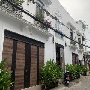 chính chủ bán gấp nhà căn góc 86m2, 2 lầu, hẻm 8m & 6m ngay bàu cát. shr