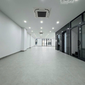Cực Hot!! Nhà Hoàn Thiện Có Thang Máy 7x20m,hầm+4 Lầu,hđt 52 Tr/tháng Kđt Vạn Phúc City Giá 29 Tỷ