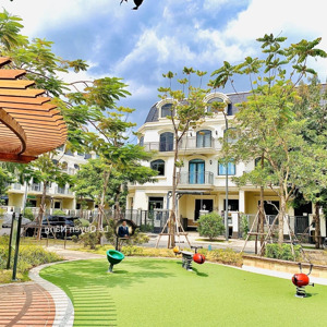 Kẹt Tiền Bán Gấp Nhà Phố Khu đô Thị Lakeview City, Quận 2, Giá Rẻ 17,9 Tỷ. Lh 