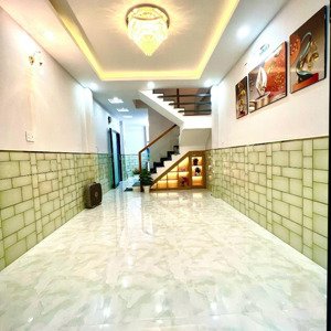 nhà đẹp 3 lầu đúc gần mặt tiền đường nhiều phòng ngủ