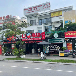 cho thuê biệt thự ngoại giao đoàn, gần mặt đỗ nhuận dãy phố ẩm thực nhộn nhịp, giá 70tr/tháng