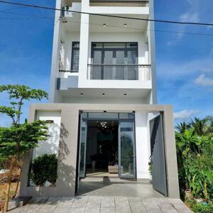 Nhà trệt lầu 3 phòng ngủ Khu Dân Cư Ecopark kế trường đại học Võ Trường Toản
