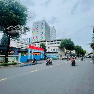 bán nhà ngay cmt8, gần tòa nhà viettel, quận 10, 1 trệt, 2 lầu, sân thượng, 4 pn, 4 x 10m