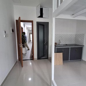phòng trọ cao cấp mới 100%, full tiện ích,thang máy, vân tay.