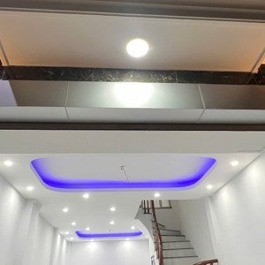 e mình có ngôi nhà 3 tầng cần bán dt 48m đường trước nhà rộng 3m tiền phong mê linh hà nội