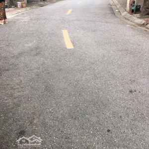 bán nhà mp giang biên long biên dt 70m2x1txmt4m5xgiá nhỉnh 12 tỷ, lô góc, dòng tiền, ô tô tránh