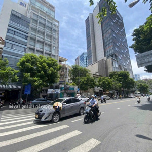 Cần Bán Nhà Mặt Tiền Minh Phụng, P2, Quận 11. Dt: 8,4 X 26,5m(cn 223m2)4 Tầng Vuông Vức. Chỉ 61 Tỷ