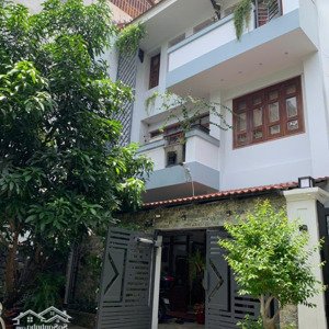Cho Thuê Villa Giữa Lòng Thành Thị 766a Sư Vạn Hạnh Phường 12, Quận 10. Ngay Vạn Hạnh Mall