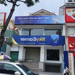Chính Chủ Cho Thuê Nhà 61 Song Hành, P An Phú, Q2 . Dt 10x20 1h 3 Lầu . Giá Rẻ.lh , Hoàng