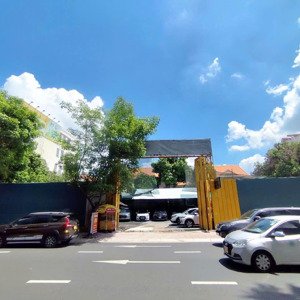 bán khuôn đất đẹp xây tòa nhà đường hoàng hoa thám ngang 15m ctxd: hầm 7 tầng giá: 45 tỷ