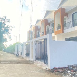 bán gấp nhà 1 trệt 1 lầu sổ riêng thổ cư 100% ngay khu tái định cư dân đông ngay biên hòa