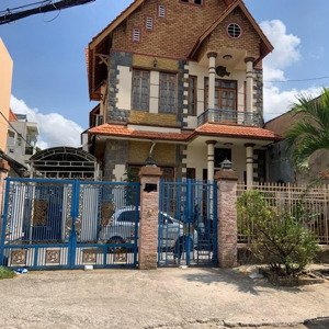 Bán Biệt Thự Mặt Tiền đường Số- P Tân Quy -ngang 10x20-cn đất 200m2-cạnh Lotte Quận 7- Hơn 20tỉ Tl